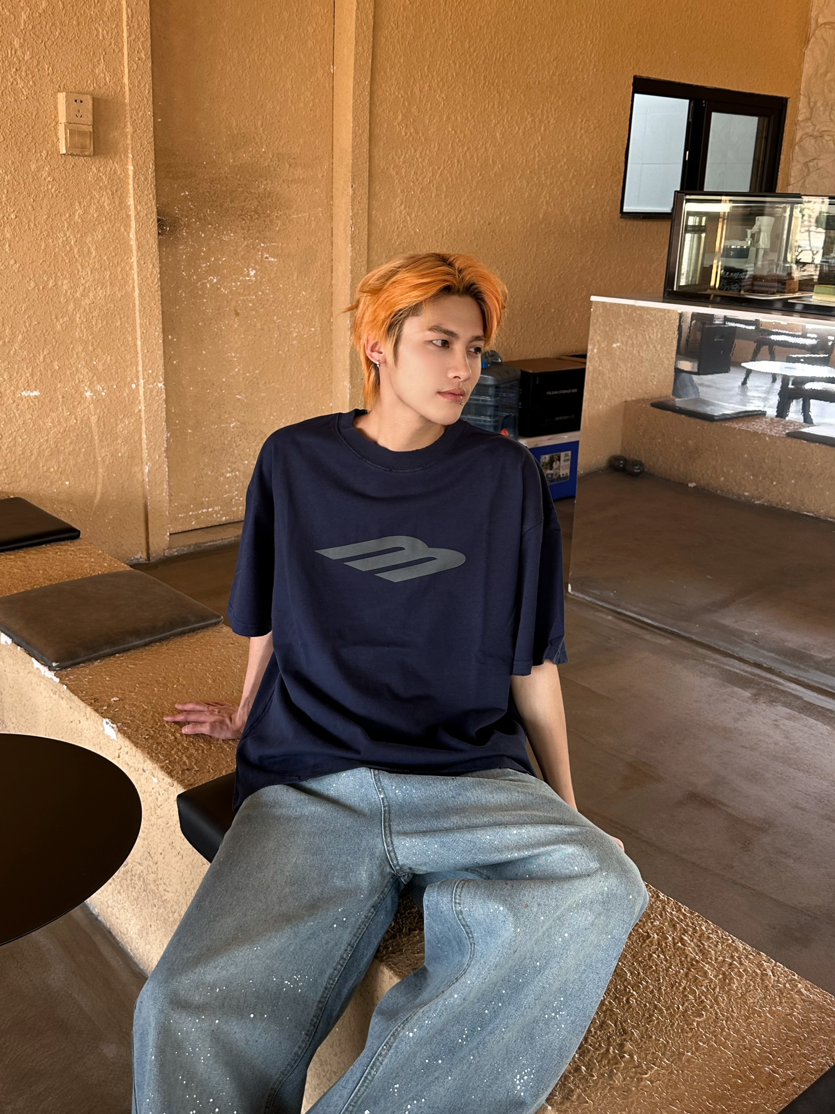 2025春夏款做旧水洗重磅字母手绘工艺小领口印花短袖T恤