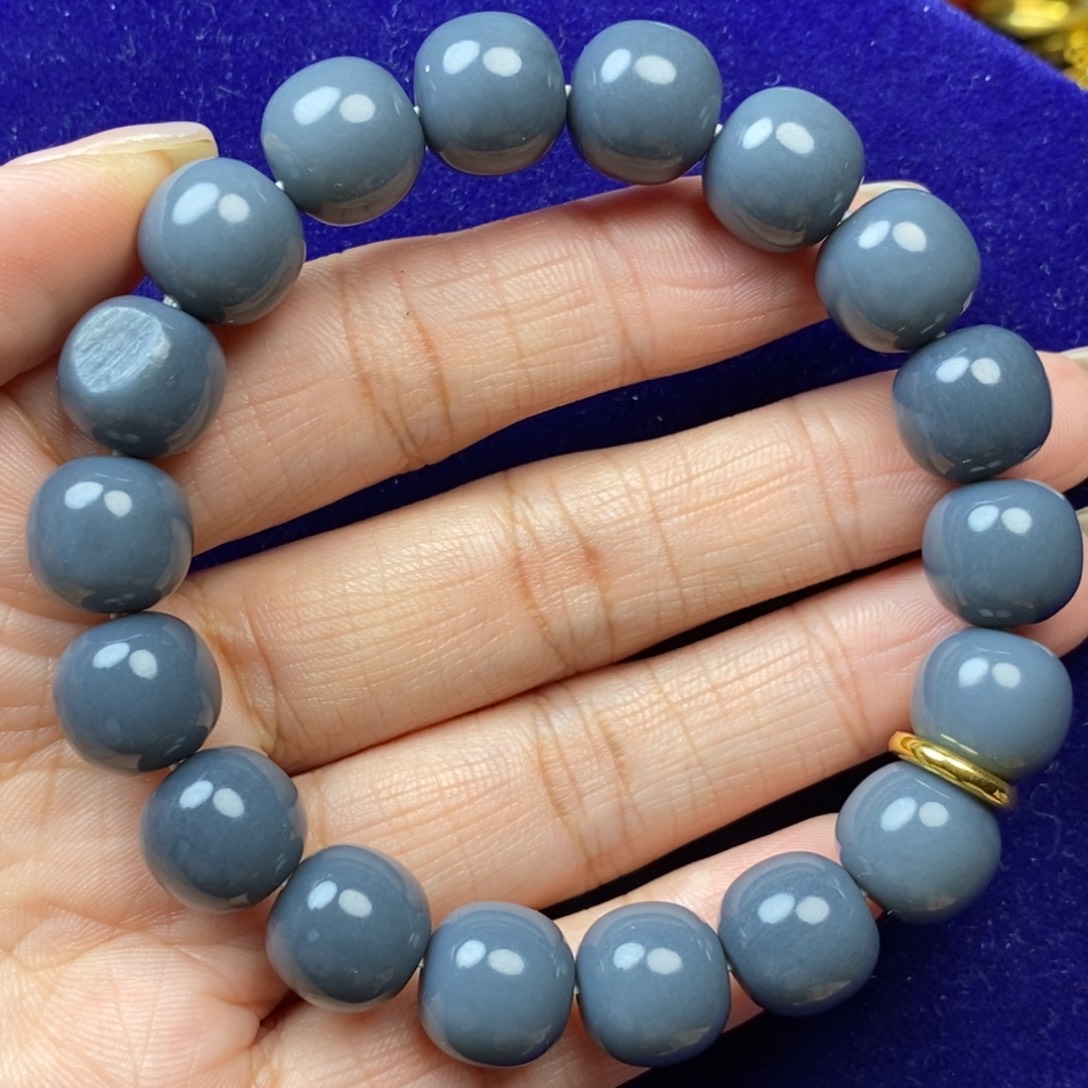 新****和田玉未镶嵌手串