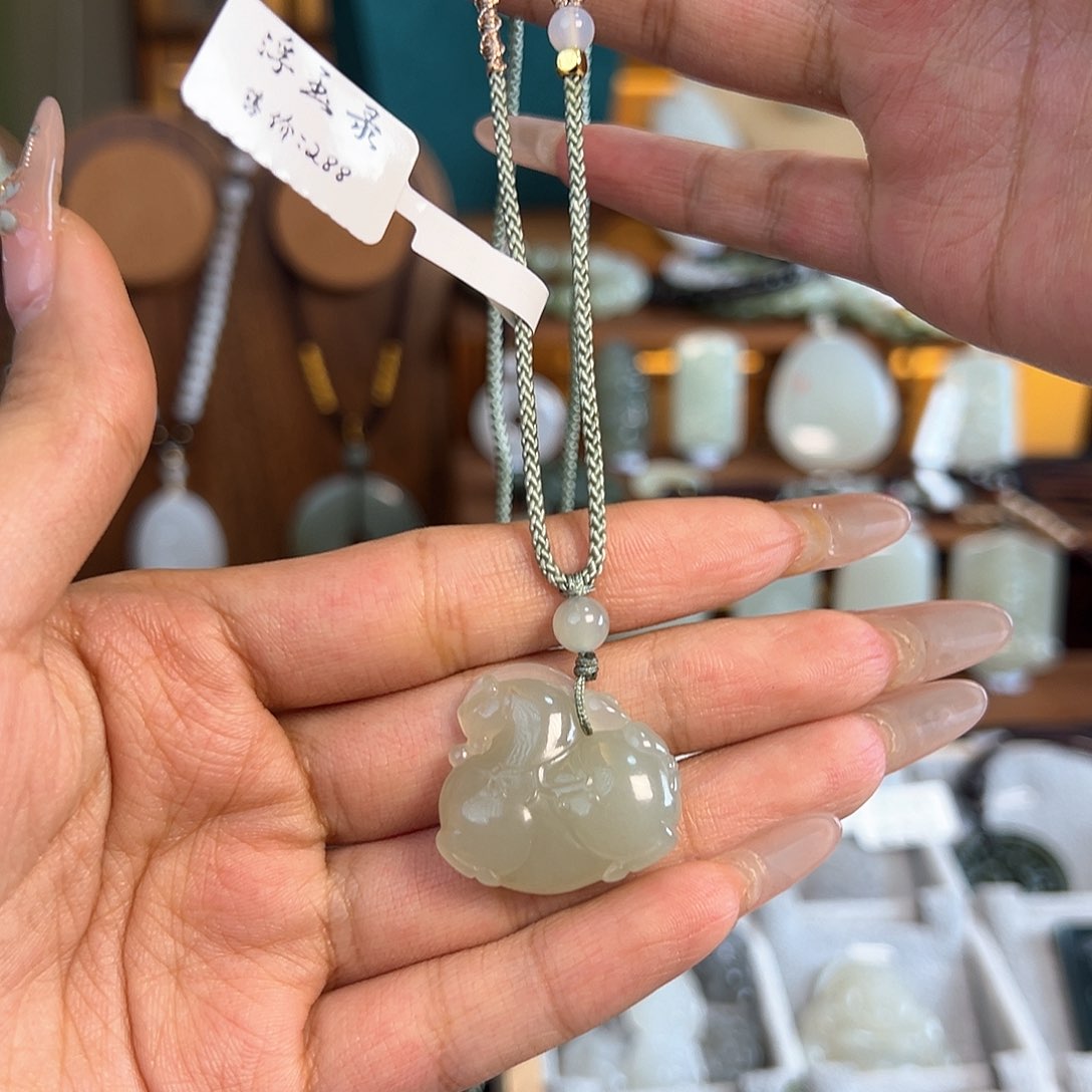 和田玉项链未镶嵌