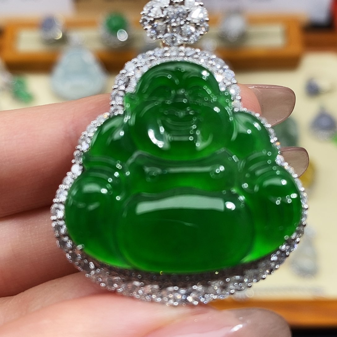 翡翠颈饰18K金镶嵌翡翠