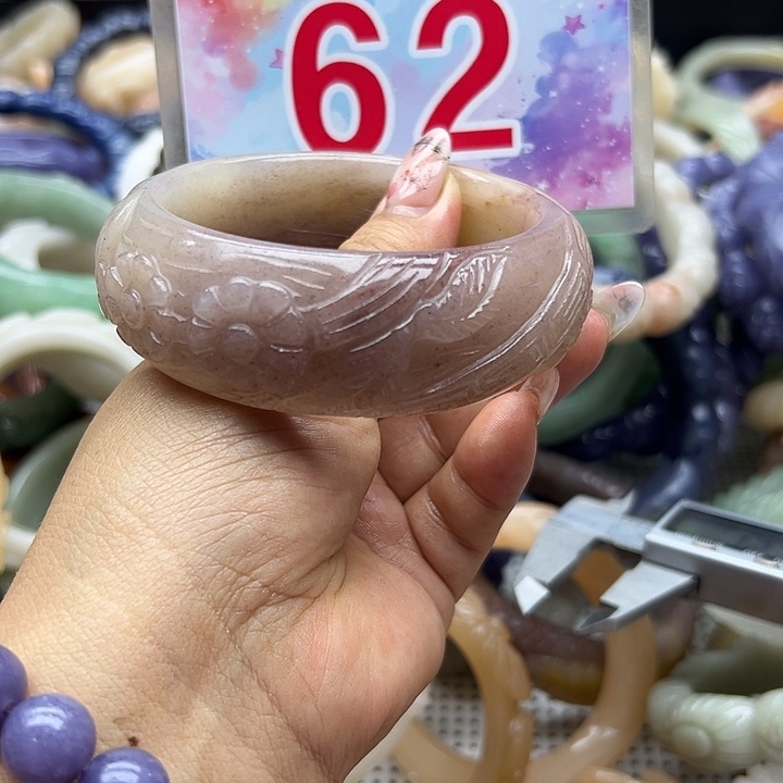 未镶嵌手镯石英岩玉