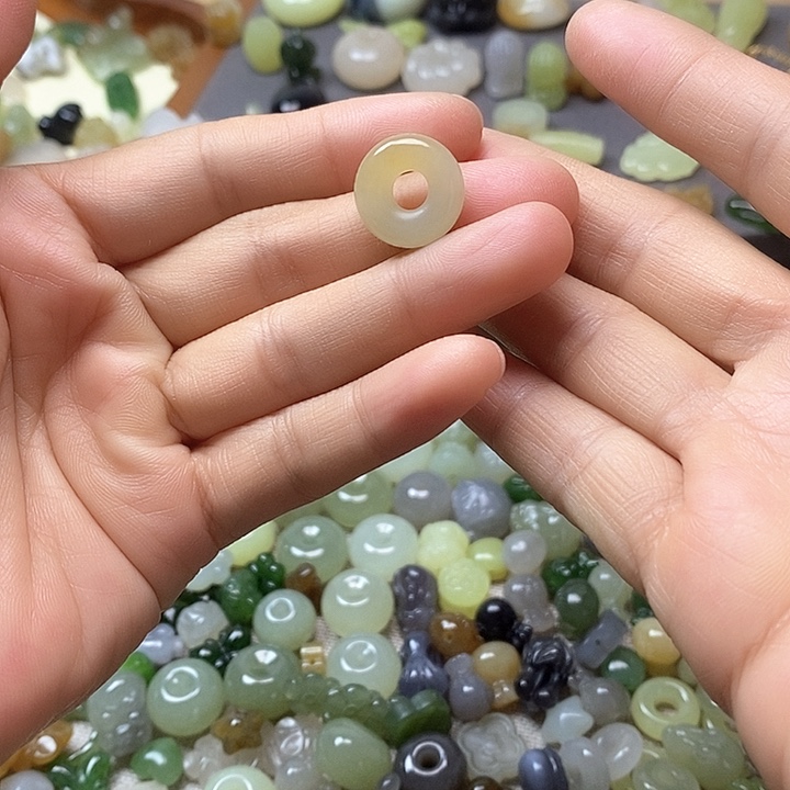 未镶嵌和田玉挂件甜甜圈