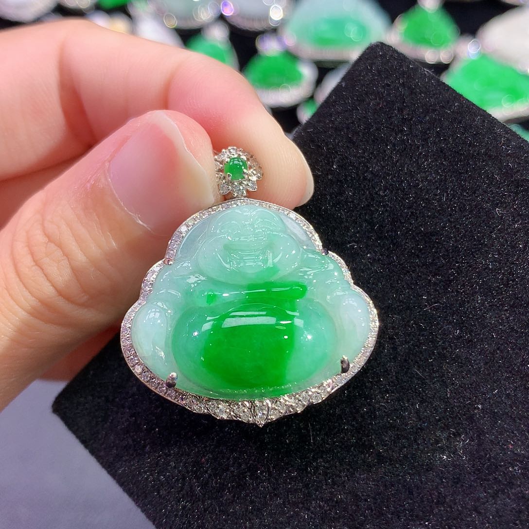 翡翠18K金镶嵌颈饰