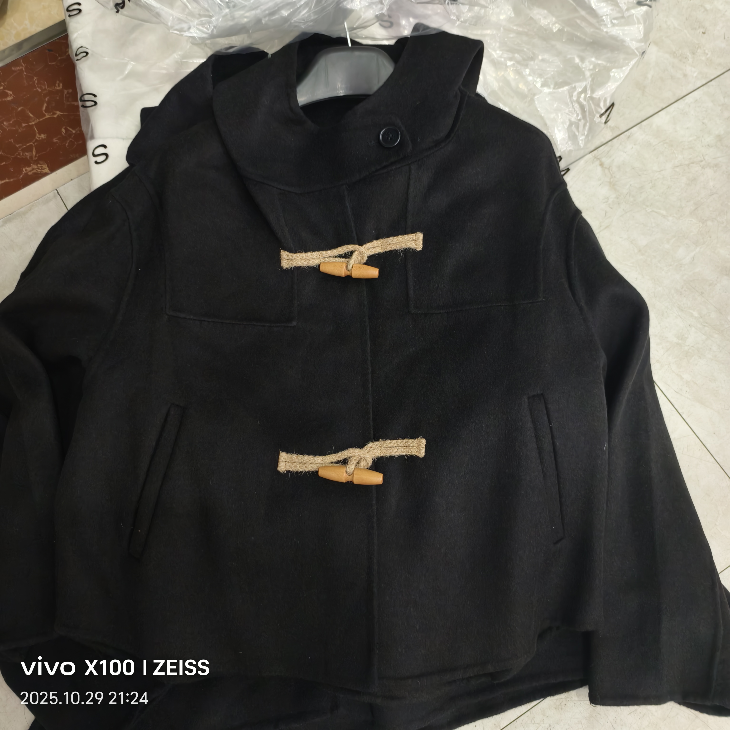 连帽短款百搭牛角扣双面羊毛大衣减龄显瘦时尚洋气