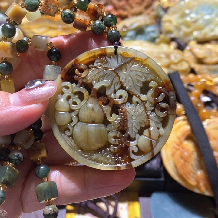 岫玉未镶嵌毛衣链