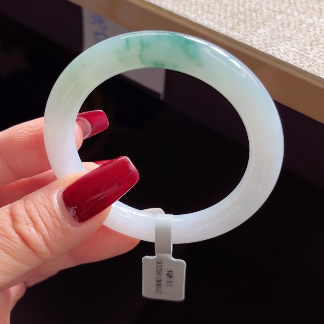 翡翠手镯未镶嵌手镯