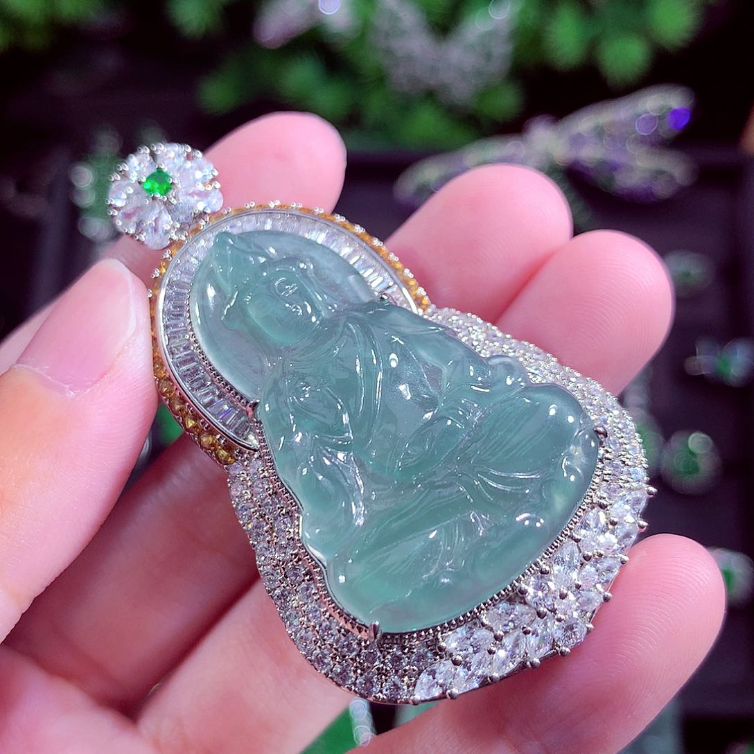 颈饰未镶嵌翡翠天然