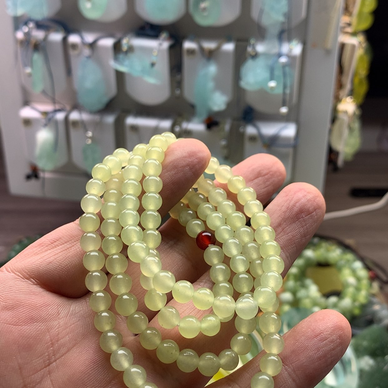 【闪购商品】蛇纹石玉未镶嵌颈饰