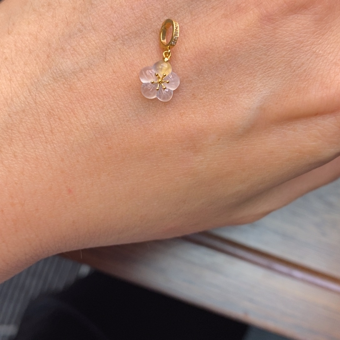 金***、翡翠18K金镶嵌颈饰翡翠