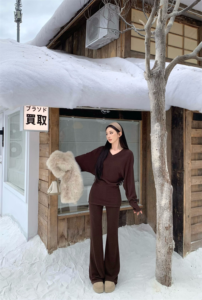 时尚磨毛工艺V领上衣套装微喇显瘦高腰网红长裤秋冬针织休闲