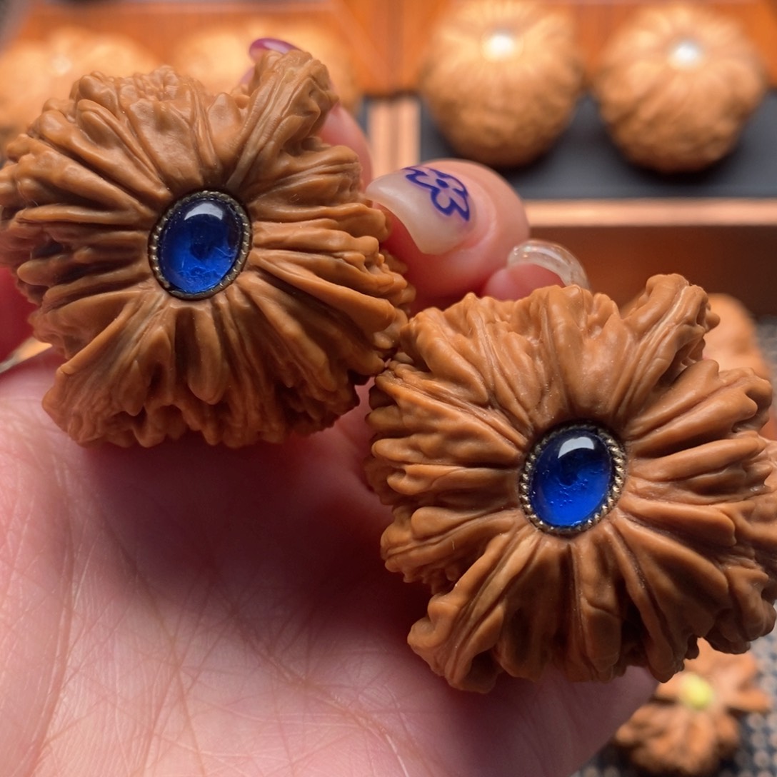 文玩核桃把件43尺寸四座楼➕镶嵌