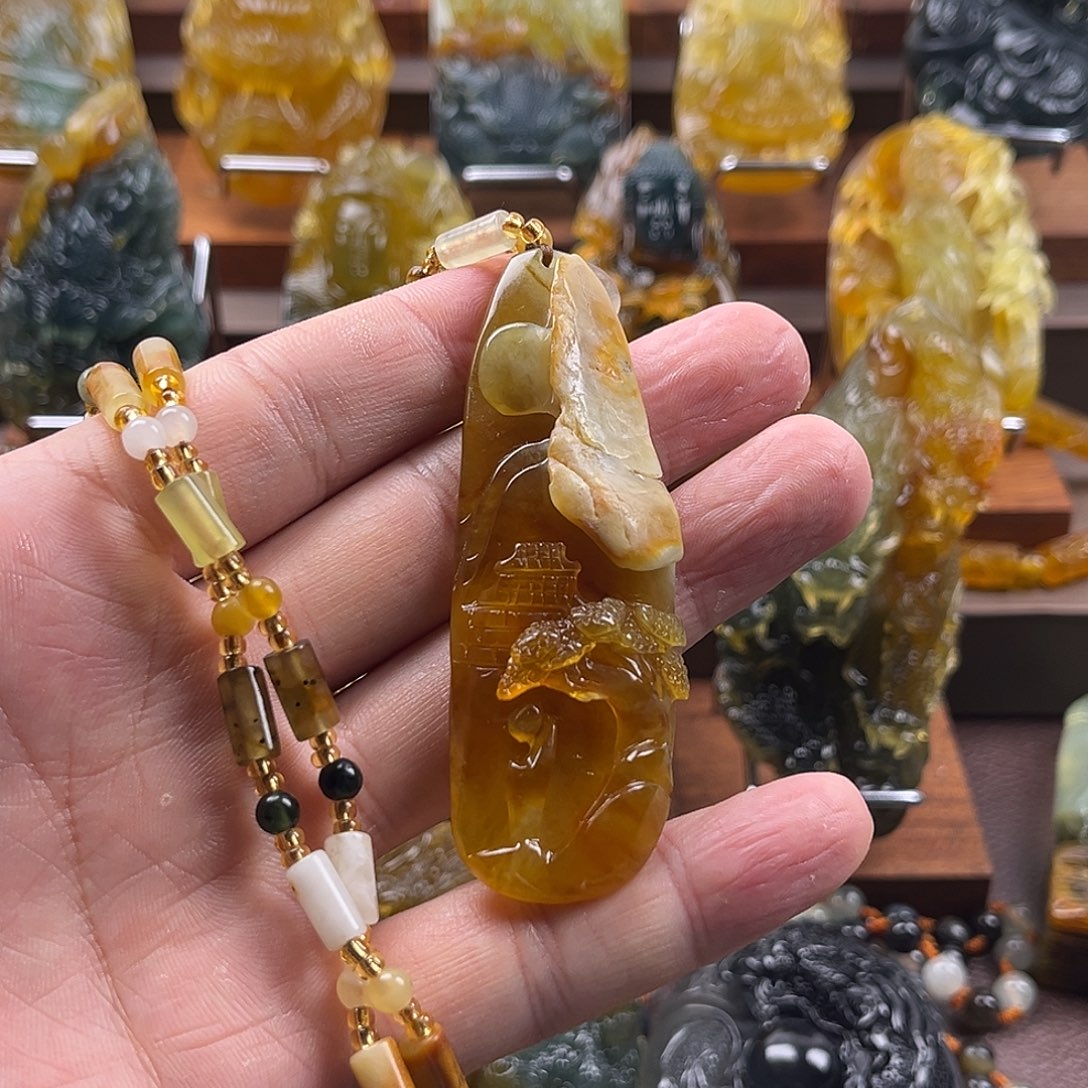 蛇纹石玉未镶嵌颈饰