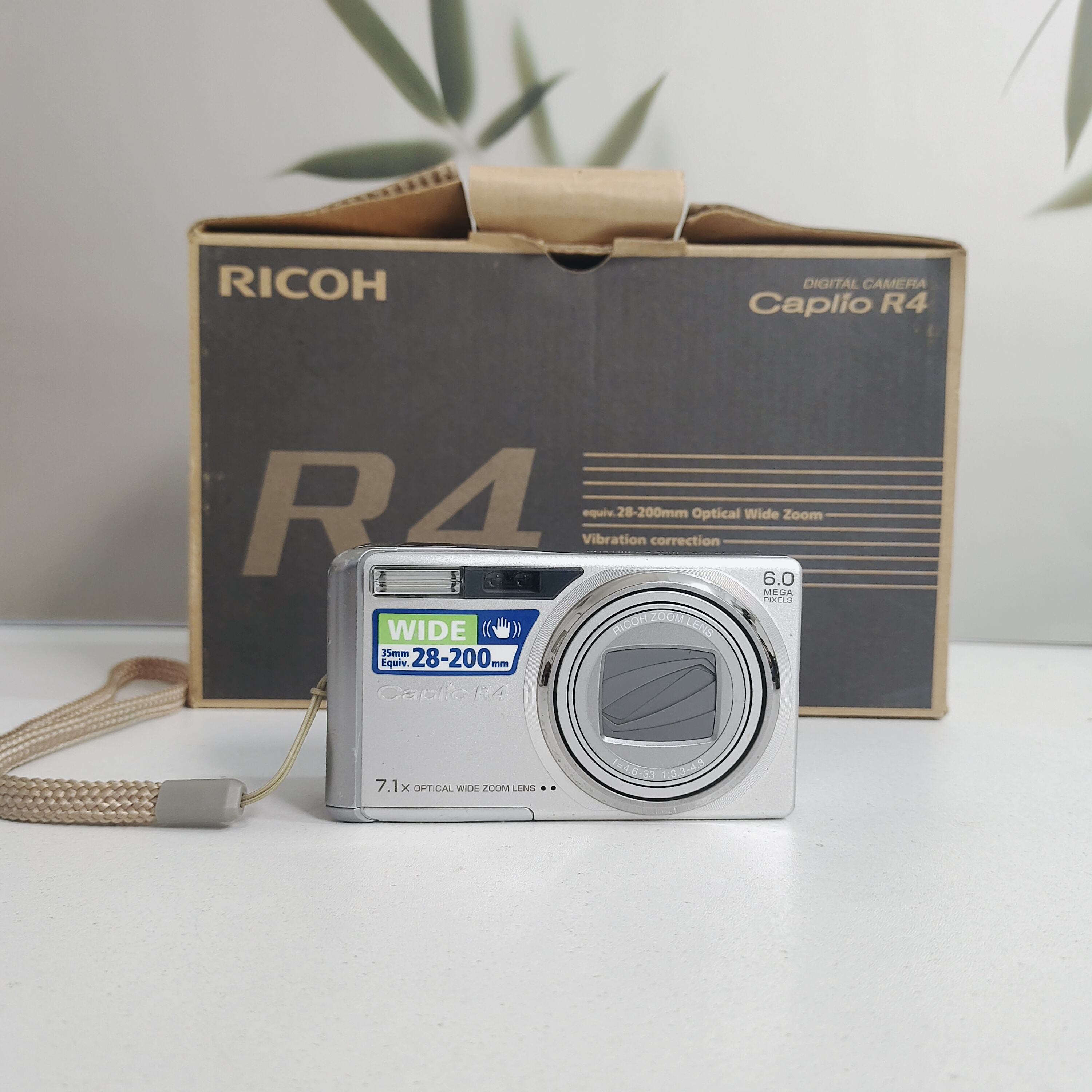 9新 Ricoh/理光 r4 ccd相机带原盒600万像素7倍光学变焦冷白清晰