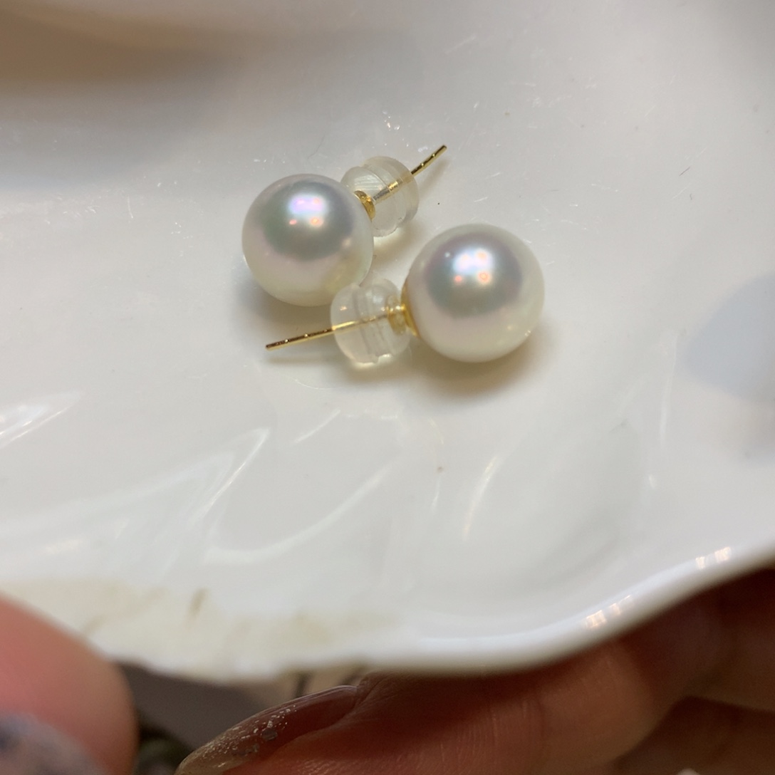 18K金镶嵌海水珍珠耳饰
