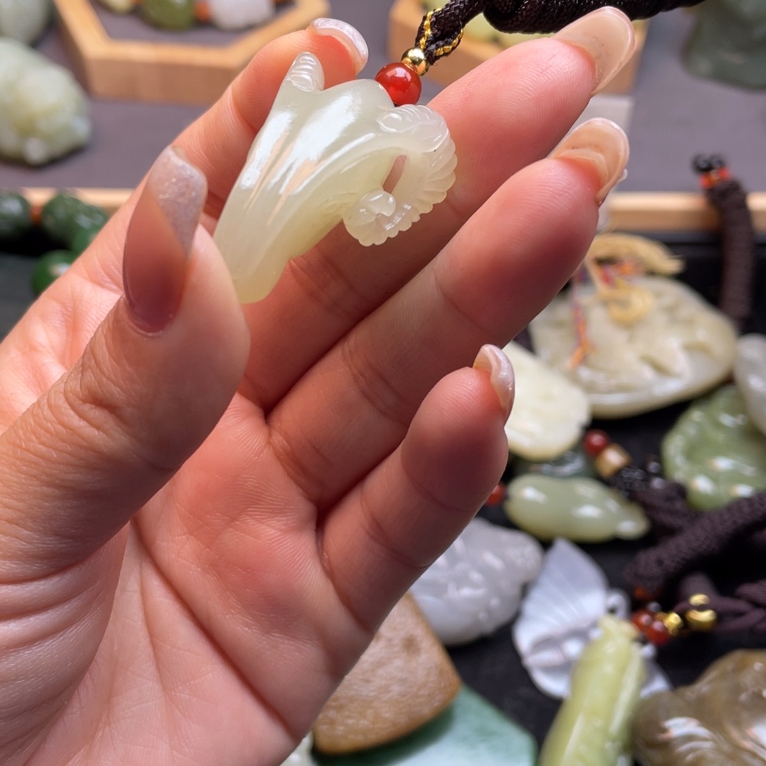 和田玉颈饰未镶嵌