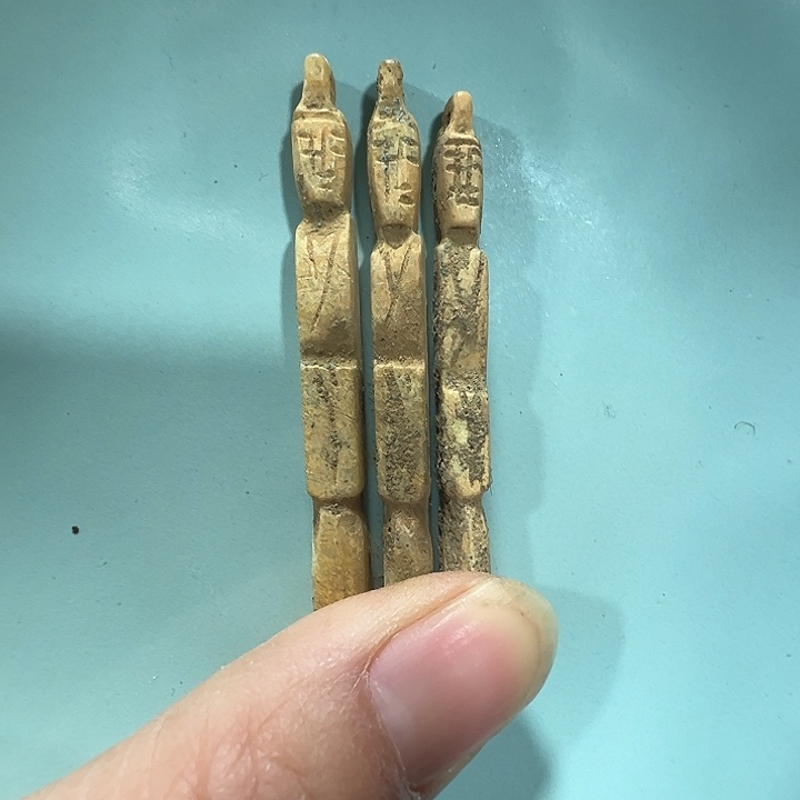 透闪石质玉未镶嵌挂件