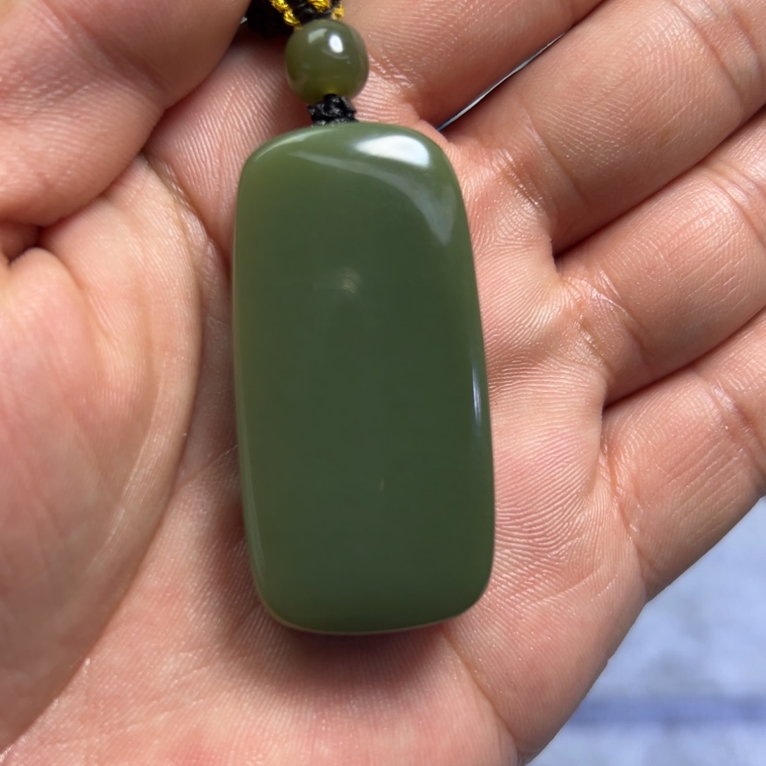 和田玉未镶嵌手链沙枣青豆青无事牌