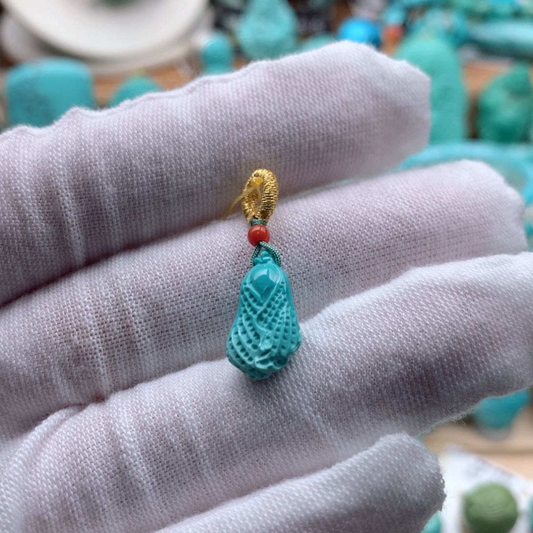 绿松石颈饰未镶嵌