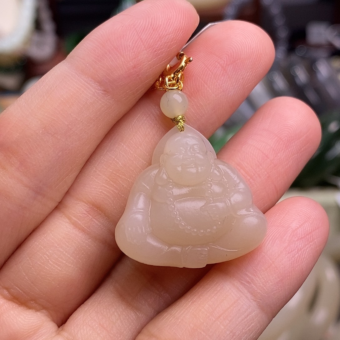 和田玉孤品福利老坑料浓藕粉佛公吊坠未镶嵌