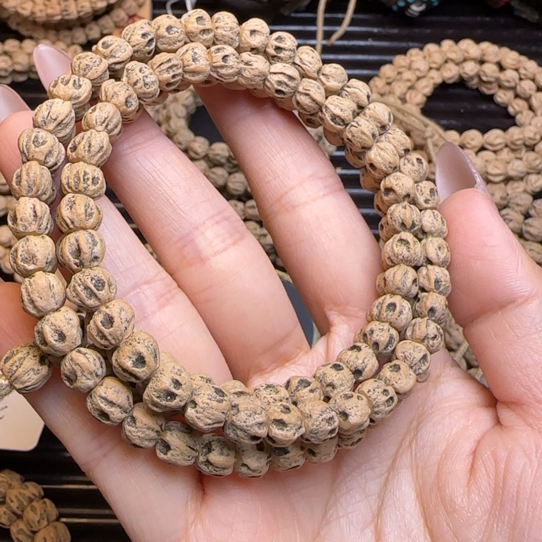 柏香籽/百香籽吊坠弥*