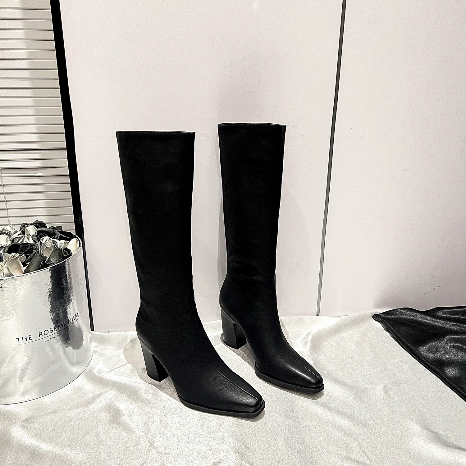 韩风简约圆头粗跟长靴高跟长筒女百搭显腿秋冬新款时尚靴26D967