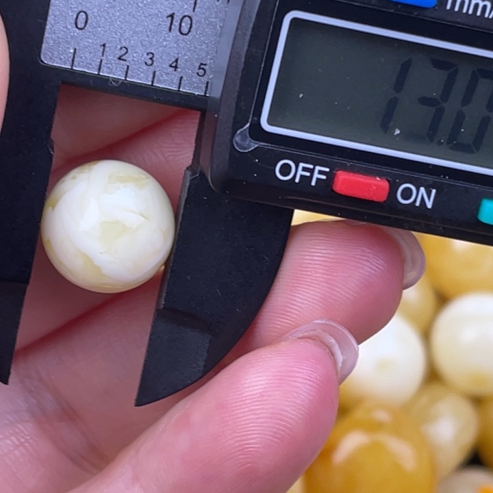 蜜蜡未镶嵌裸石微瑕221