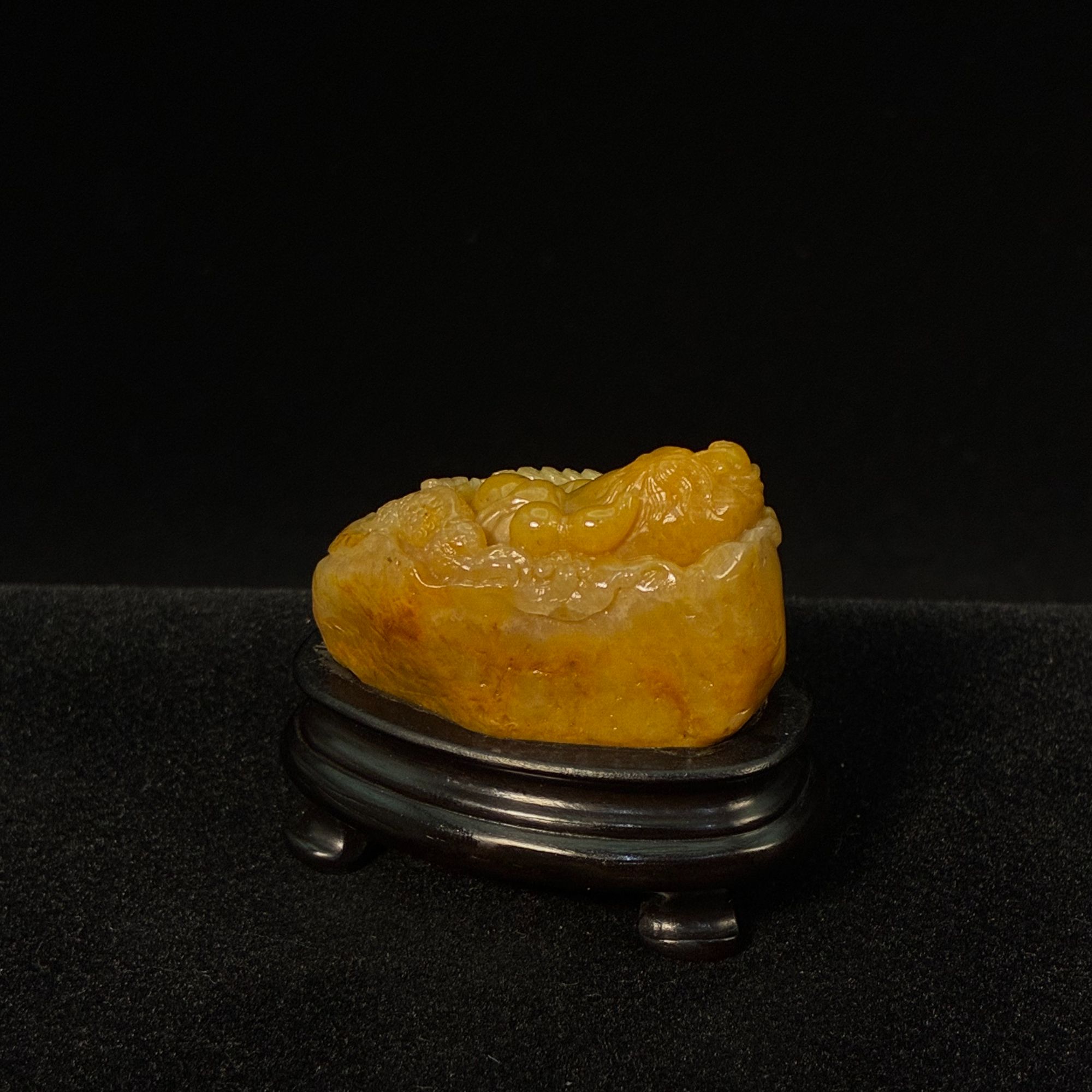 8812寿山本部田黄“刘海戏金蟾”36.4克"长：4.23 宽：2.37 高：2.68