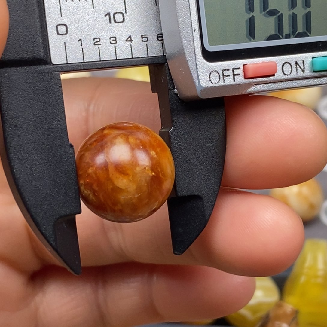 蜜蜡珠宝奇石未镶嵌