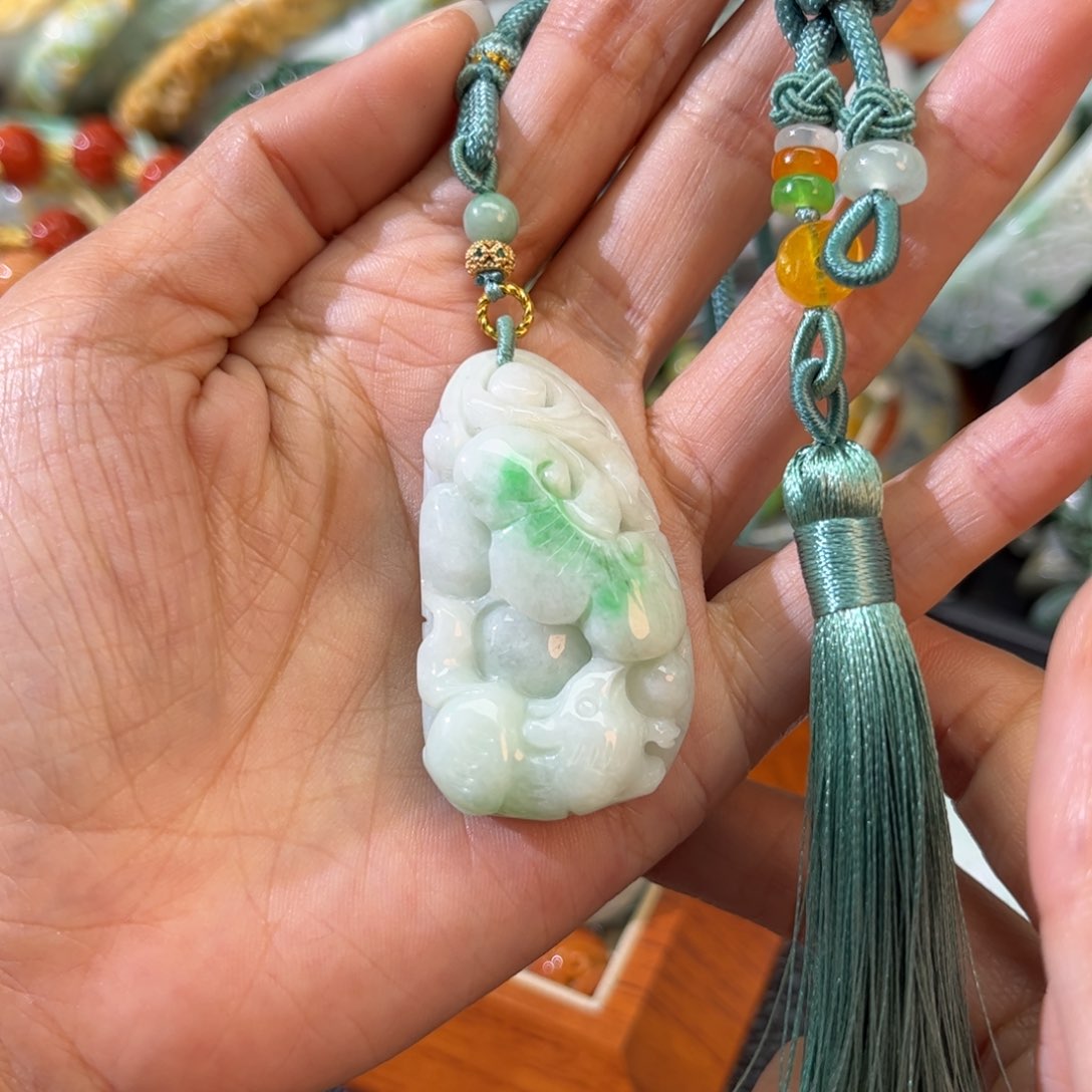 翡翠颈饰未镶嵌待编款