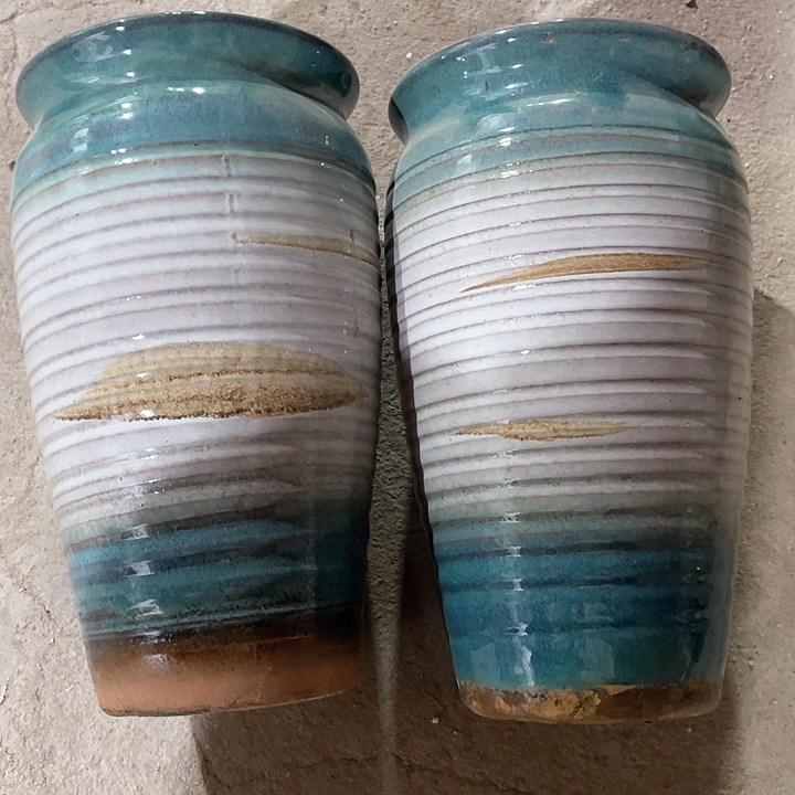 红陶口径14高度26两只小瑕疵