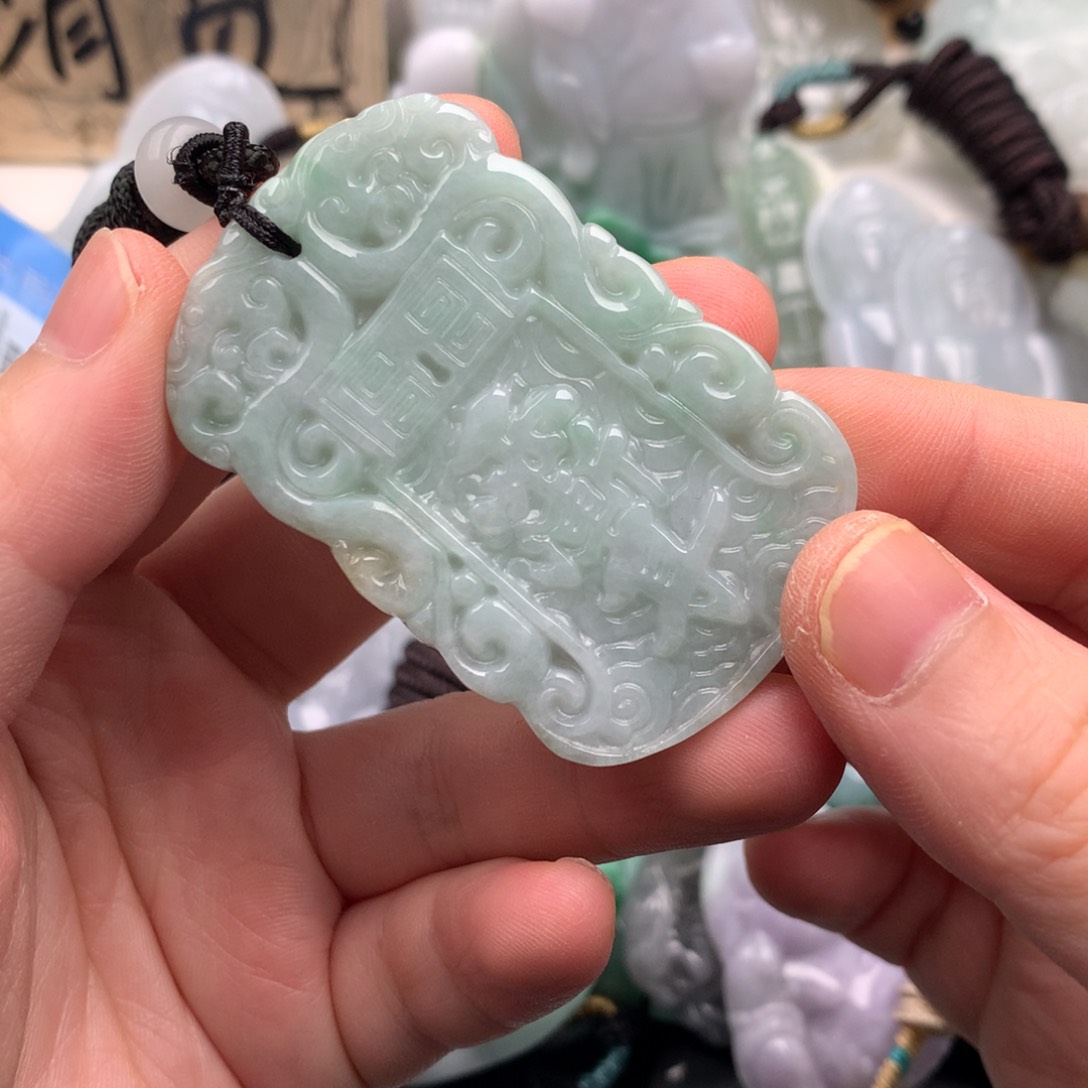 吊坠(不含链)未镶嵌翡翠