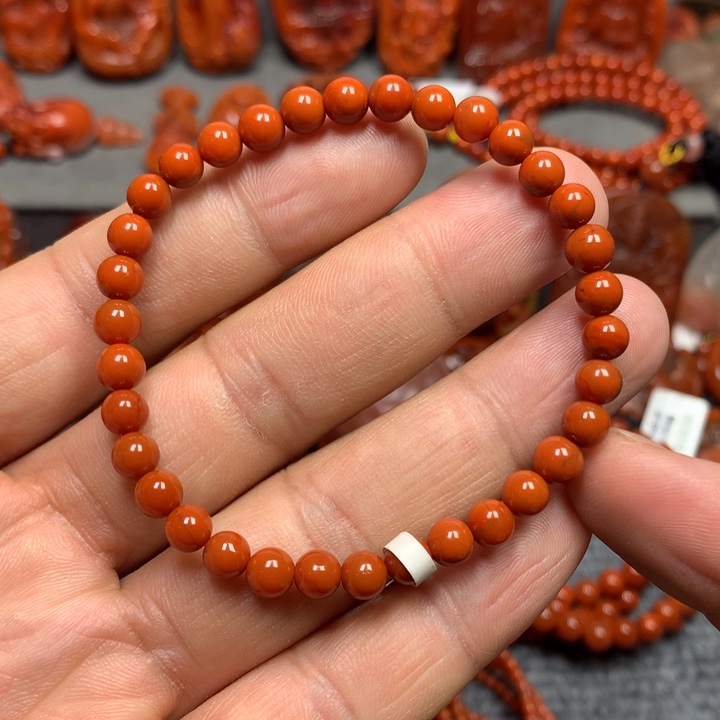 南红玛瑙手串未镶嵌5+m m