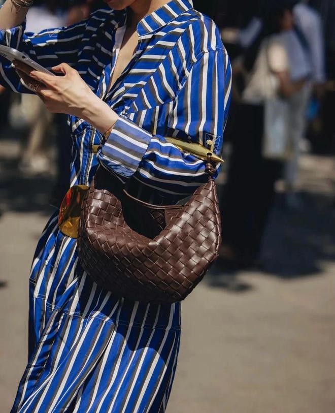 401-486【1号-100号】气质休闲轻奢女士大牌时尚单肩斜跨包包