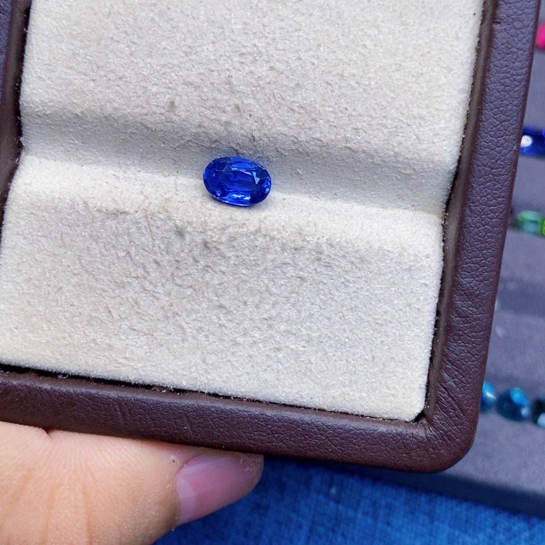 蓝宝石裸石蓝宝石