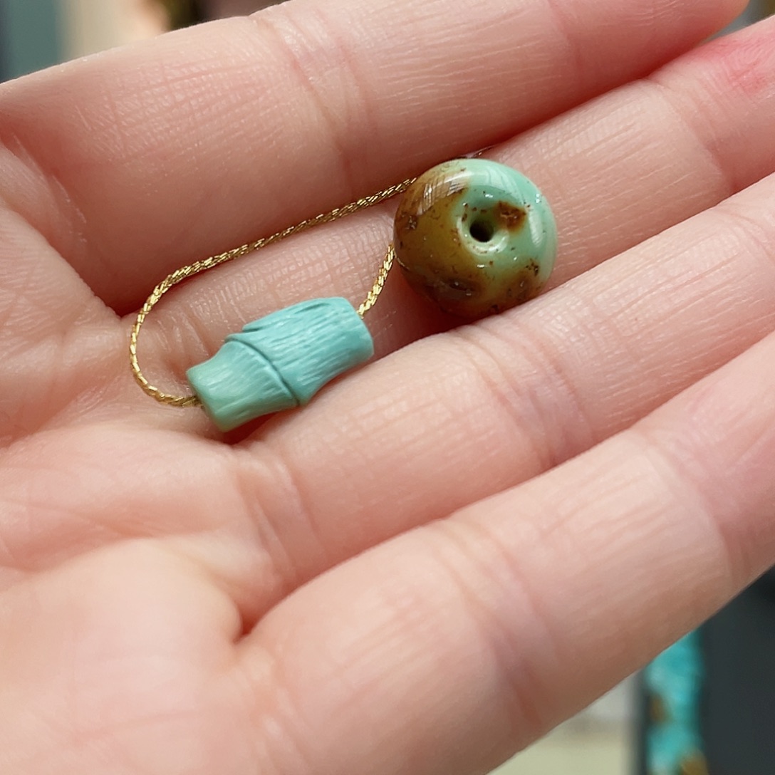 绿松石颈饰未镶嵌