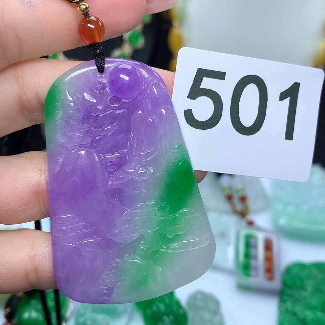 翡翠吊坠(赠链)未镶嵌