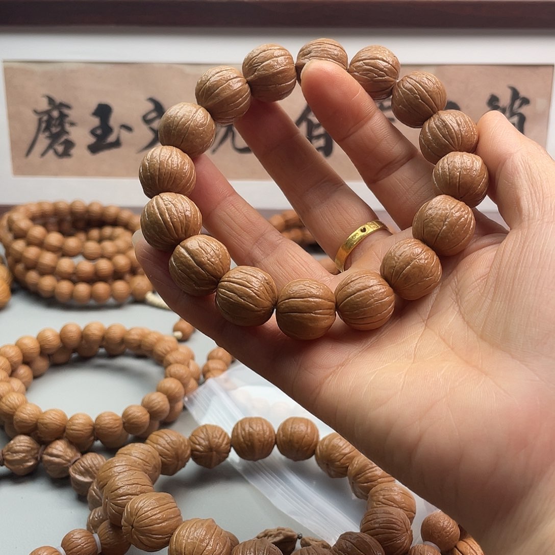 核桃用****9老树猴头手串贵妃