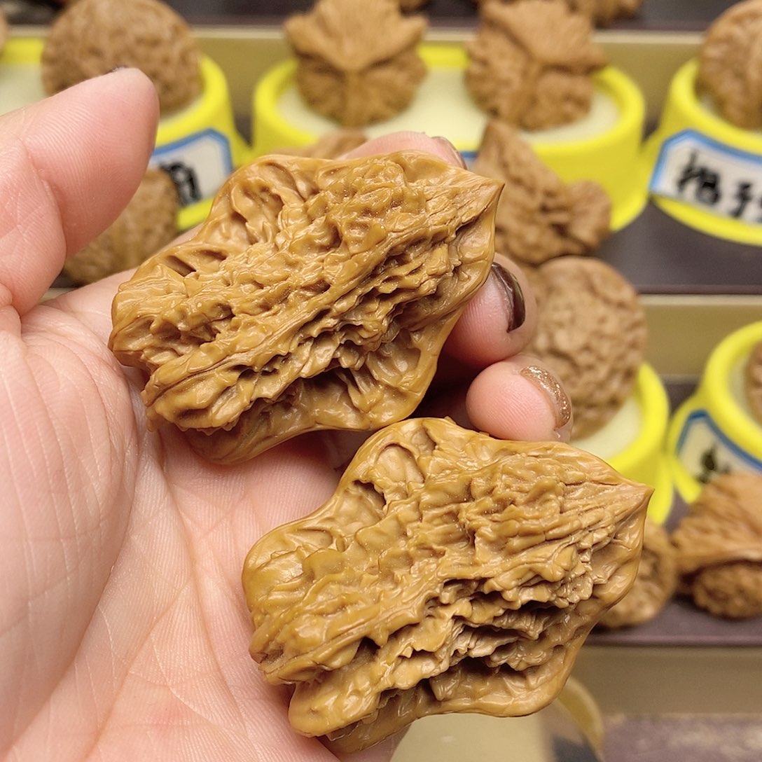 文玩核桃吊坠大鸟50