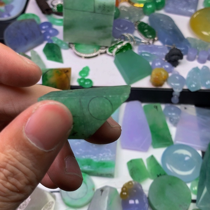 小***8定制翡翠未镶嵌料子