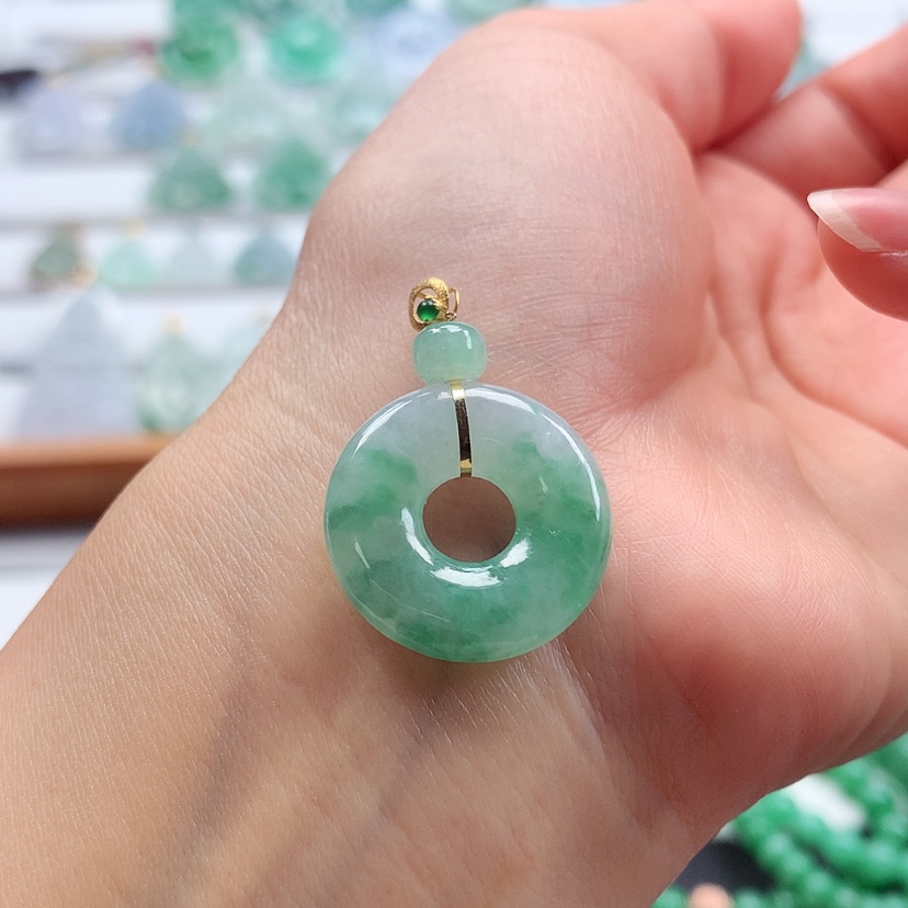【闪购商品】翡翠吊坠(赠链)18K金镶嵌