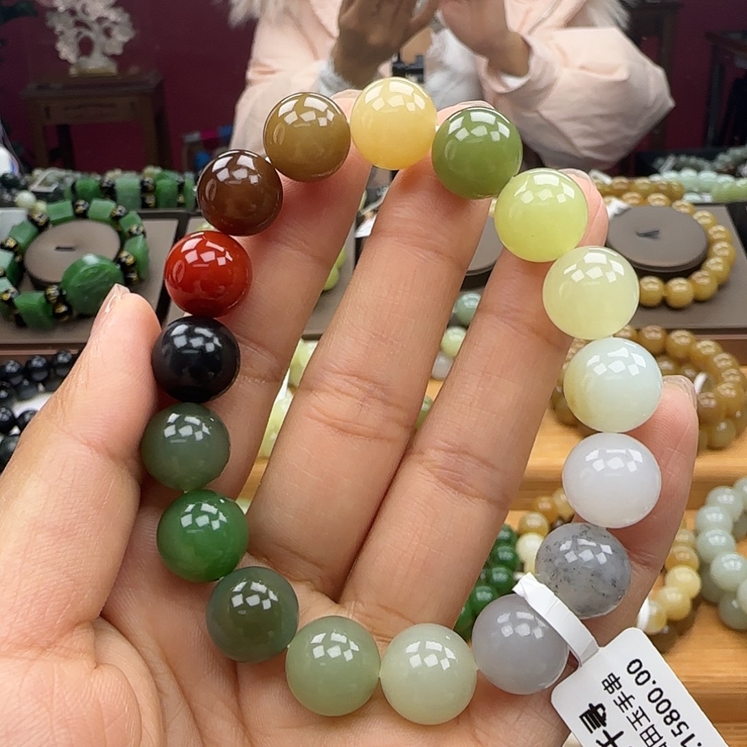 小***部和田玉未镶嵌手链