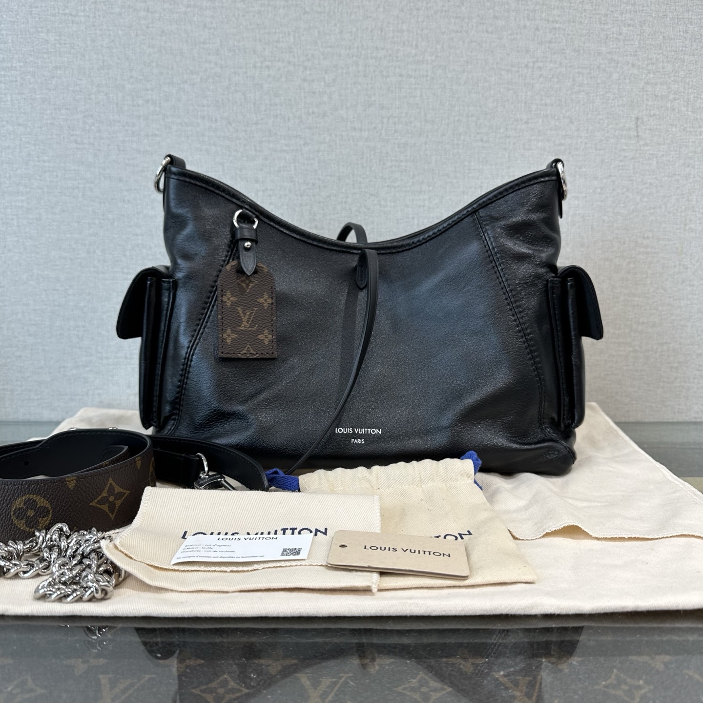 95新 LV 路易威登黑武士 carryal1小号单肩斜挎包 01017