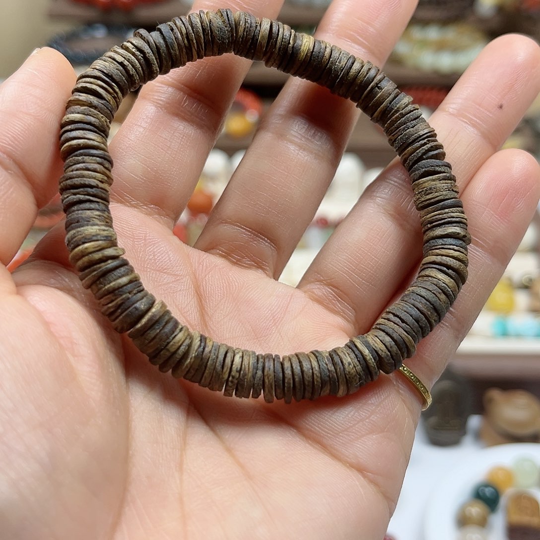 沉香手串单圈手串
