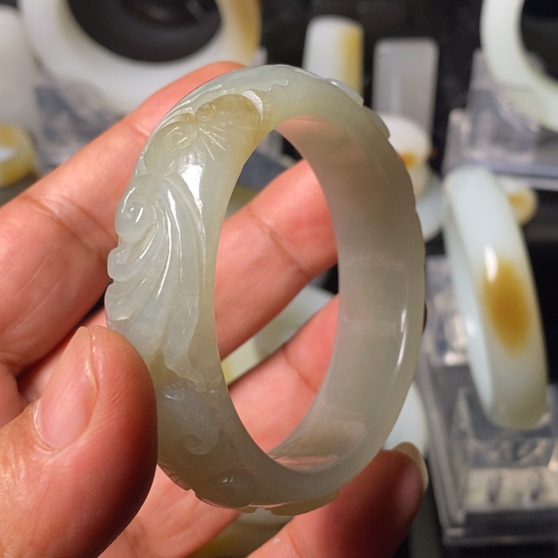 和田玉（糖玉）未镶嵌手镯