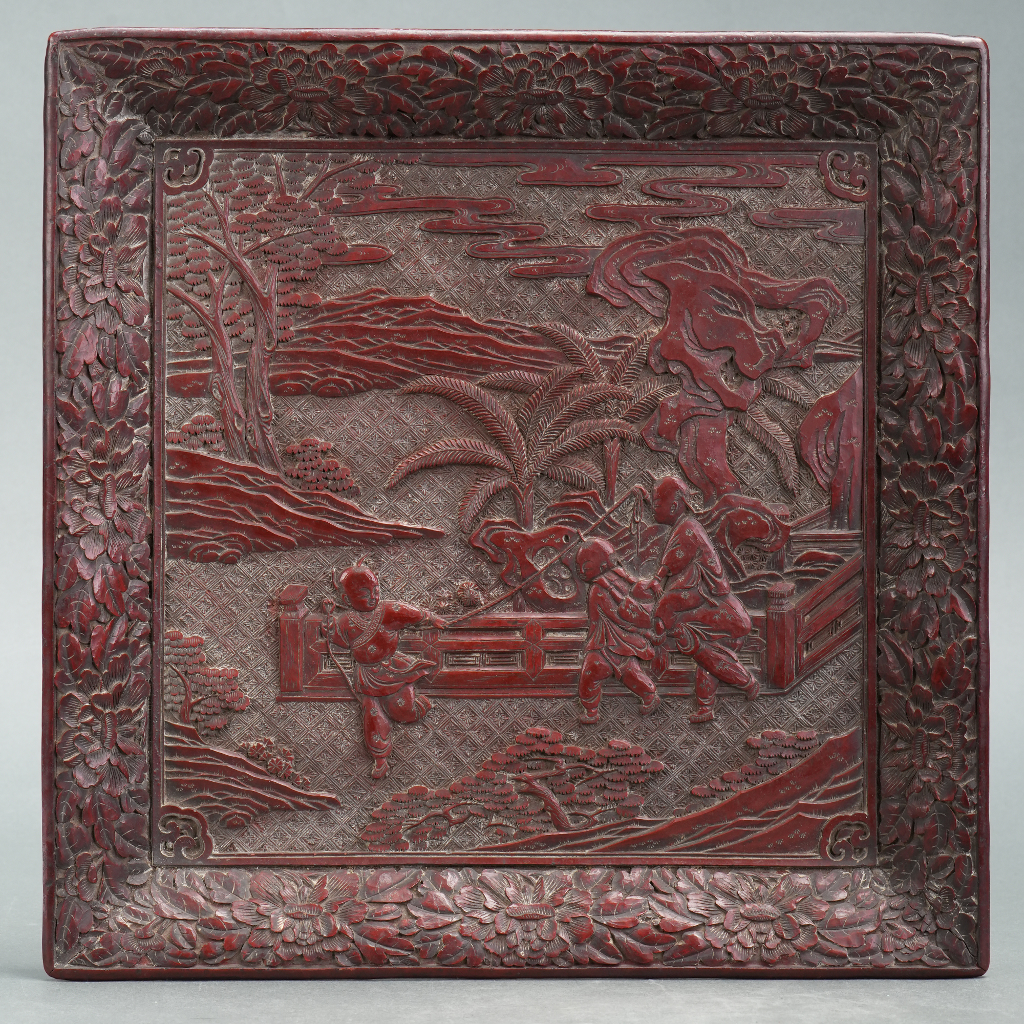 LOT 012423清中期 洞石芭蕉婴戏纹方盘【古董拍卖】