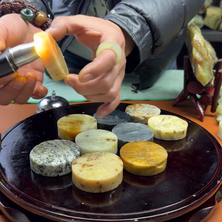 蛇纹石玉原石未镶嵌20