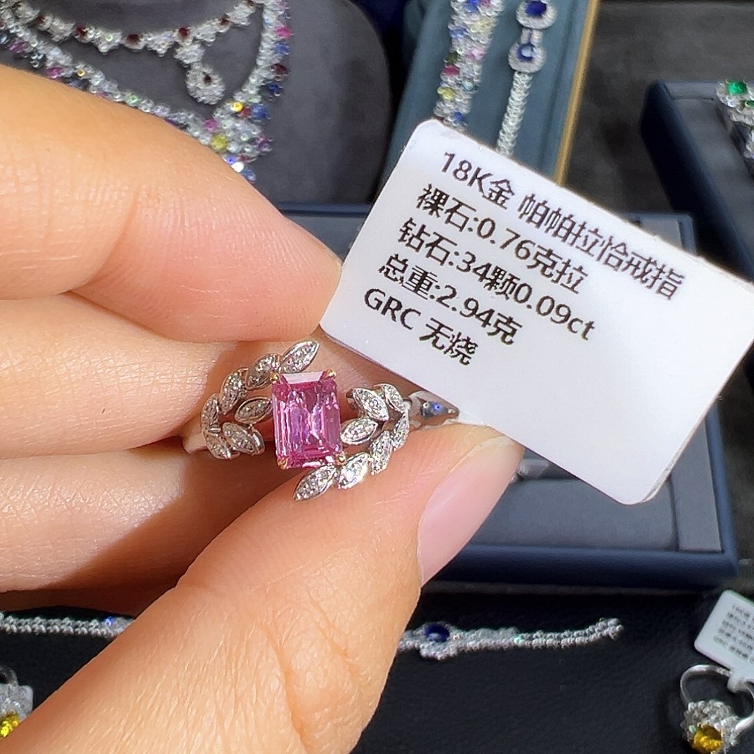 彩色蓝宝石戒指18K金镶嵌特秒福利