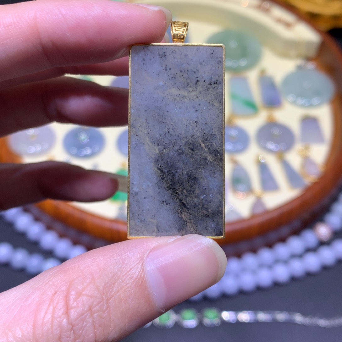 翡翠吊坠(不含链)18K金镶嵌