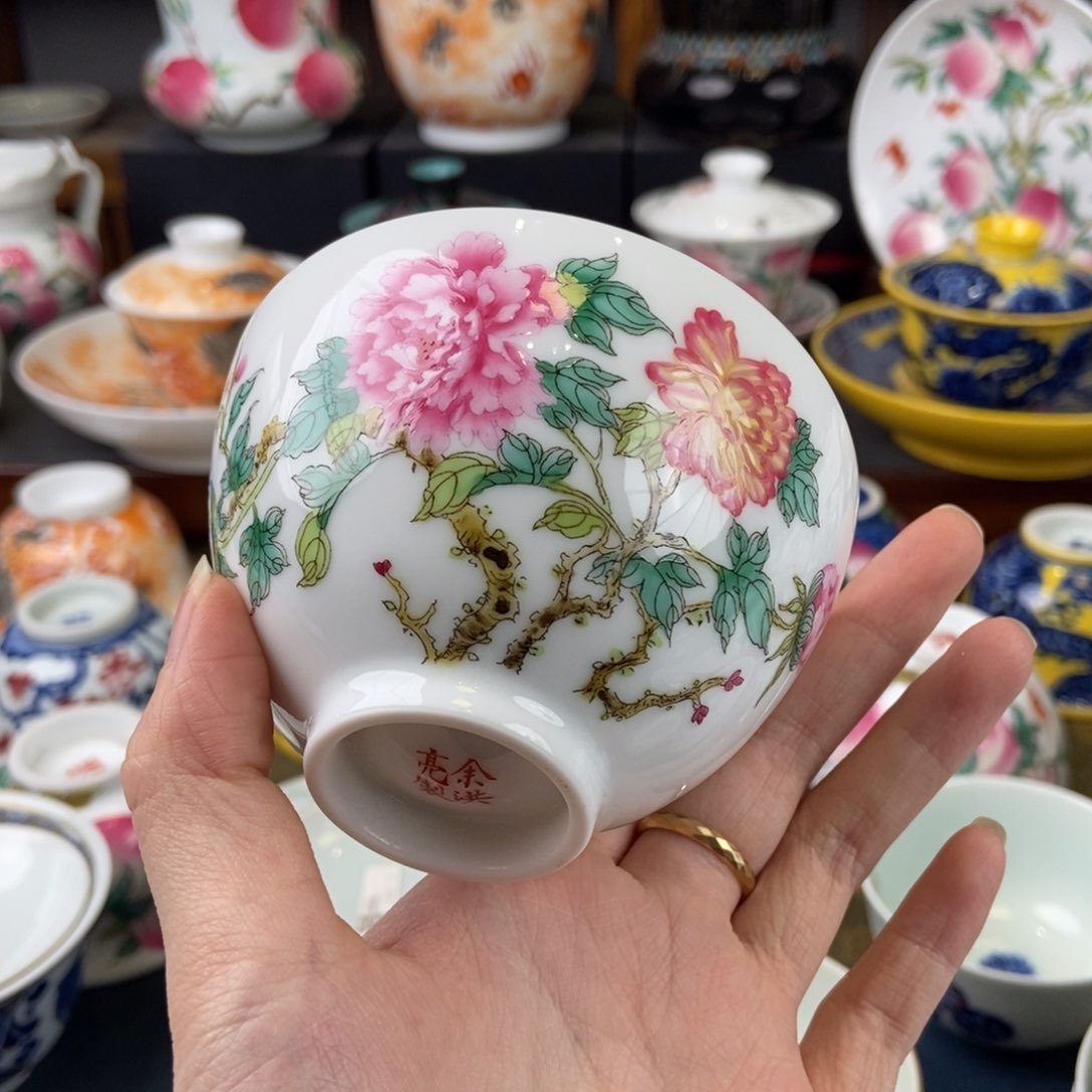 陶瓷艺术家的作品是一种非常感谢