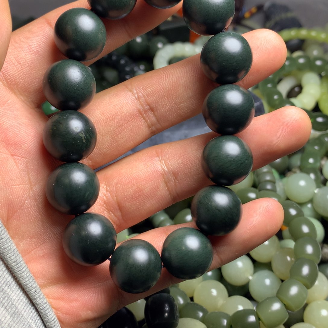 和田玉手链未镶嵌臭